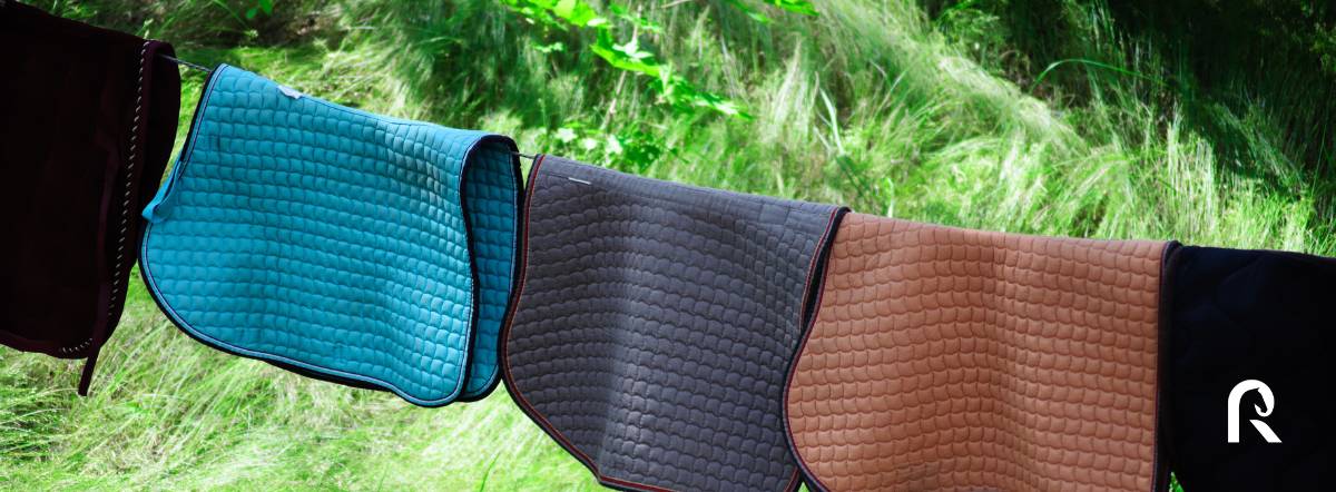 Nettoyage Tapis de selle et Couvertures pour chevaux