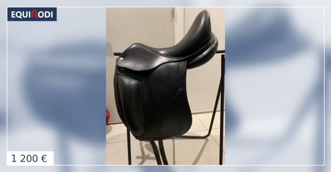 SELLE DE DRESSAGE en cuir noir EUR 300,00 - FR