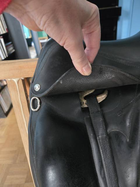 Selle de dressage Devoucoux Makila 