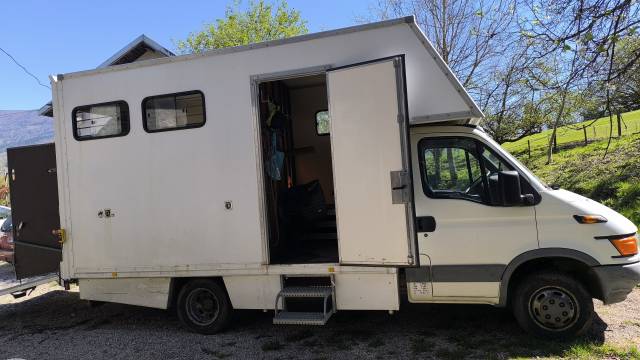 Camion chevaux iveco - 112 000 km