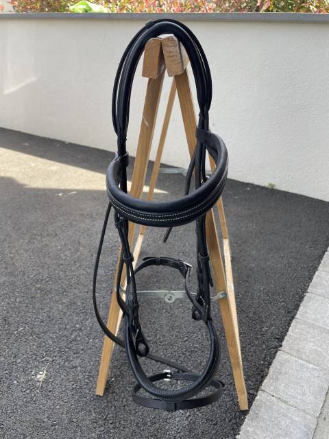 Bridon en cuir noir 