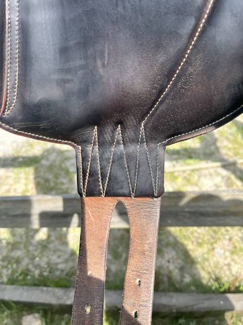 Selle dressage Devoucoux 17''