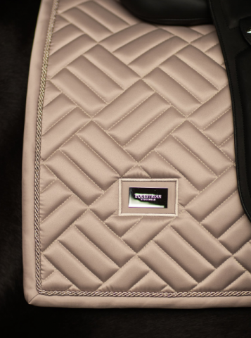 Tapis de selle Modern Sand DRESSAGE - EQUESTRIAN STOCKHOLM