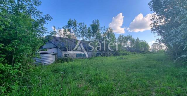 Bâtiment agricole avec 8 hectares en aveyron