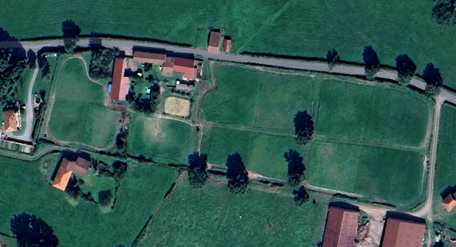 Ferme équestre sur 2,5 ha - loire (42)