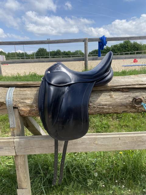 Selle dressage  Childeric  DGP 17.5
