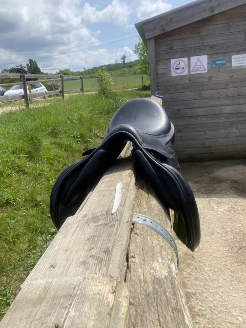 Selle obstacles Eric Thomas 17 pouces