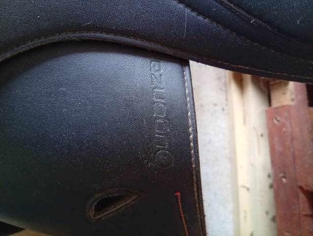 Selle anglaise synth&eacute;tique Fouganza 