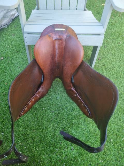 Selle dressage BELLOIR 17'