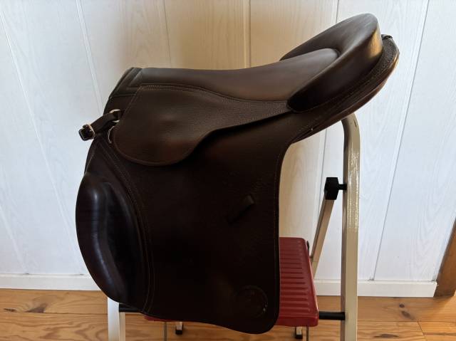&Agrave; vendre selle Guy Cantin 