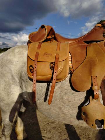 Selle de randonnée artisanale 17