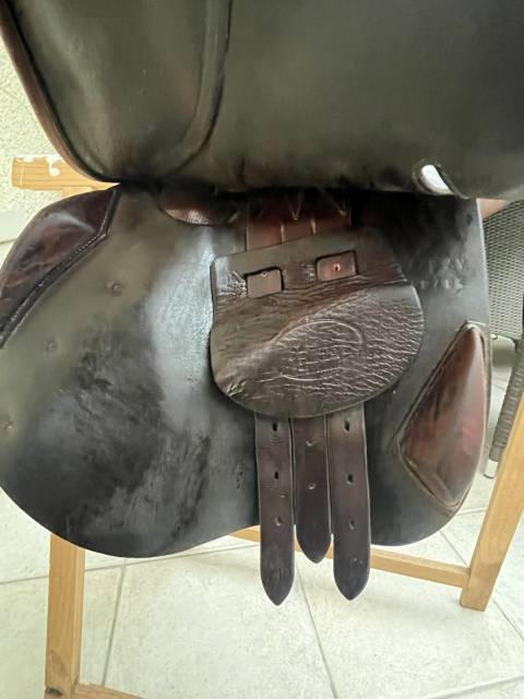 Selle Herv&eacute; Godignon 18 pouces 