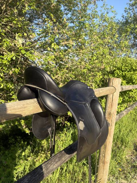 Selle dressage 17,5