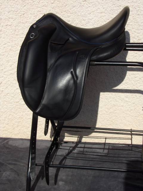 Selle dressage devoucoux makila lab 17'5