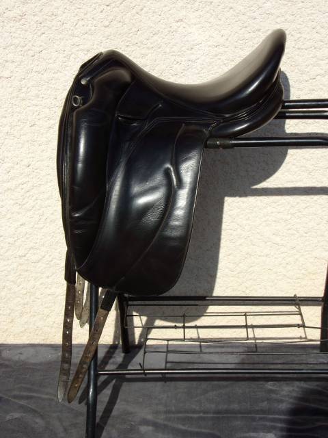 Selle dressage devoucoux mendia 18' petit prix 