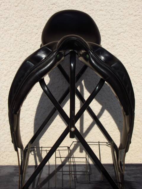 Selle Dressage Devoucoux Mendia 18' petit prix 