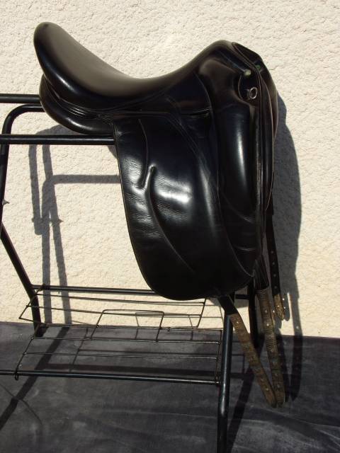 Selle Dressage Devoucoux Mendia 18' petit prix 
