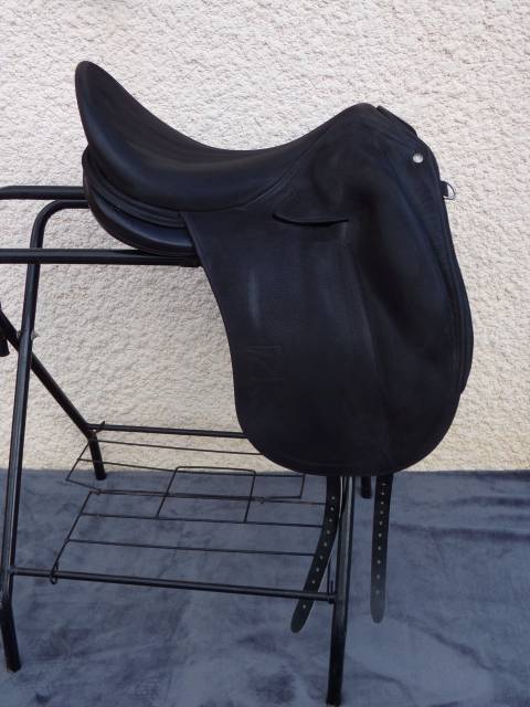 Selle dressage childeric dpl 17'5 état neuf