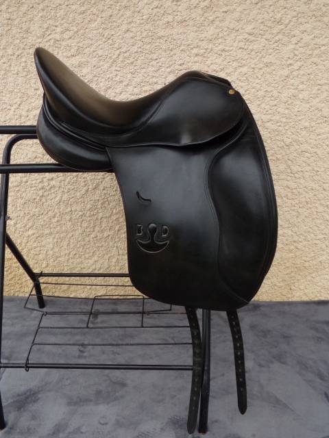 Selle dressage delgrange 17'5