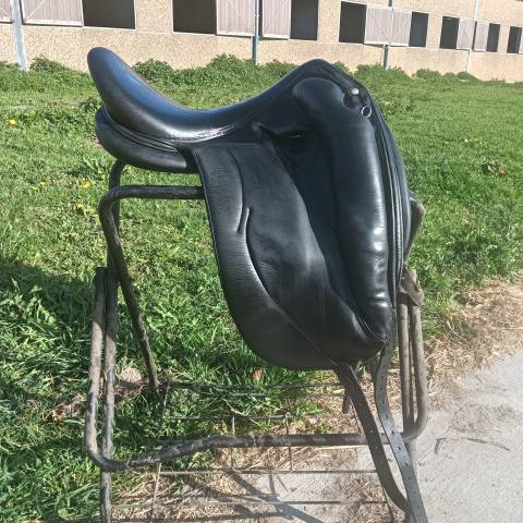 Selle dressage Devoucoux 17,5