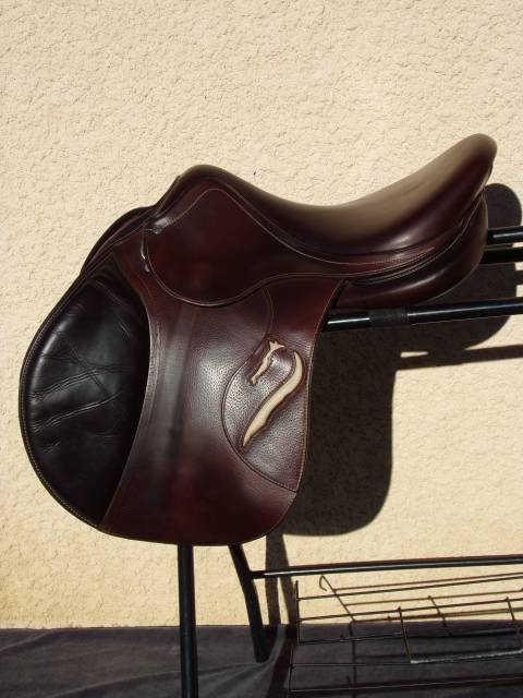 Selle obstacle antares connexion 17'5 superbe état 