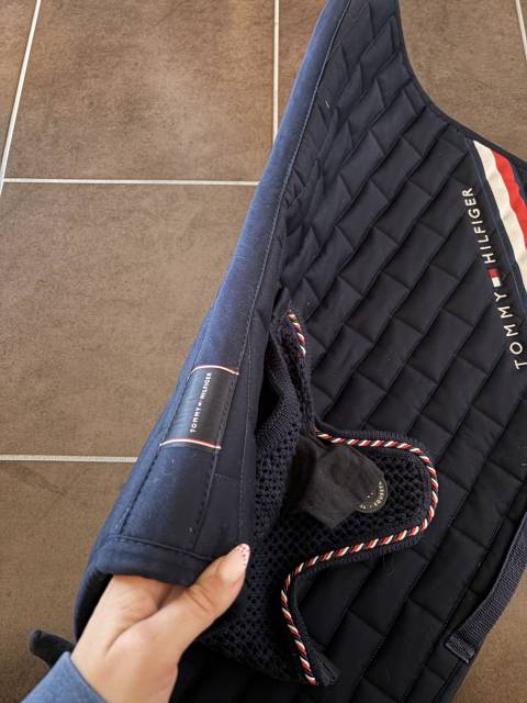 Ensemble tapis et bonnet Tommy Hilfiger 