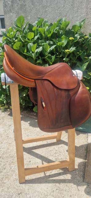 Selle Butet obstacle 17&rdquo; 2023 + Bavette - Etat +++