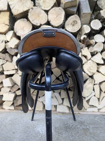 Selle d'&eacute;quitation St&uuml;bben Scout 18/31