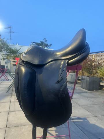 Selle de dressage CWD (prix n&eacute;gociable)