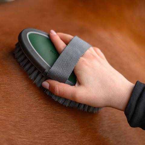 Brosse de pansage douce Synthetic - Waldhausen