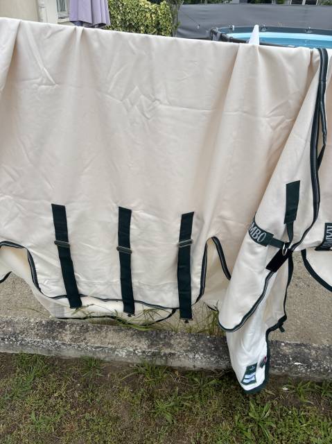 Couverture anti mouches/dermite + bonnet 