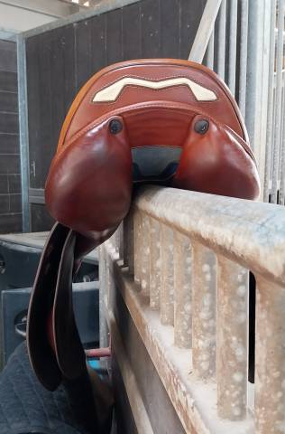 Selle marque Prestige mod&egrave;le Michel Robert 17 pouces