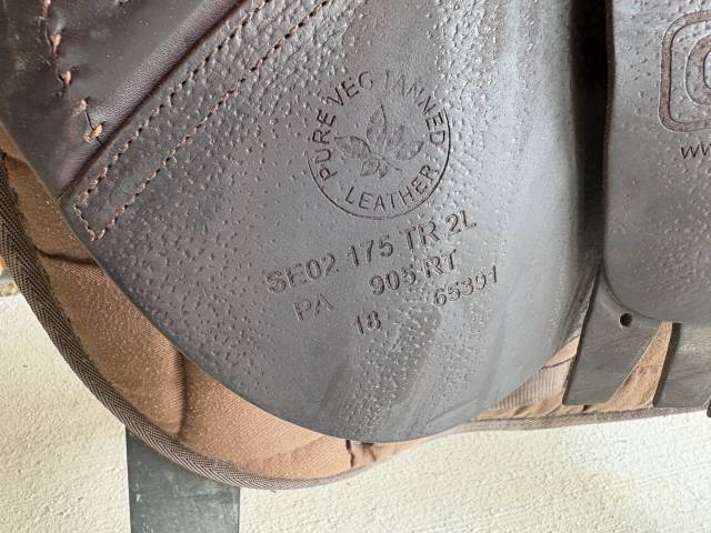 Selle CWD doubl&eacute;e buffle  Modele SE02 175 TR 2L