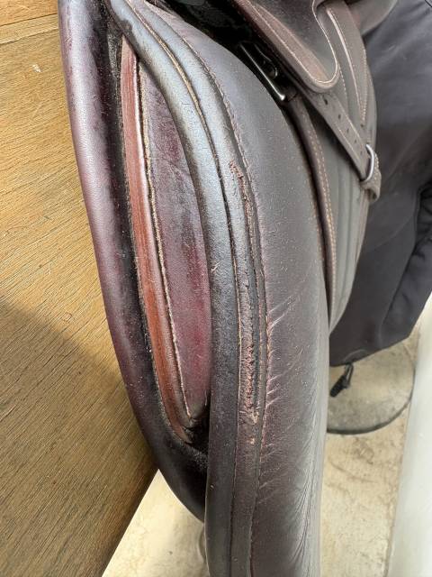 Selle CWD doubl&eacute;e buffle  Modele SE02 175 TR 2L