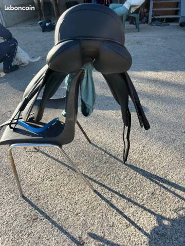 Selle de dressage Norton pro 18&rsquo;