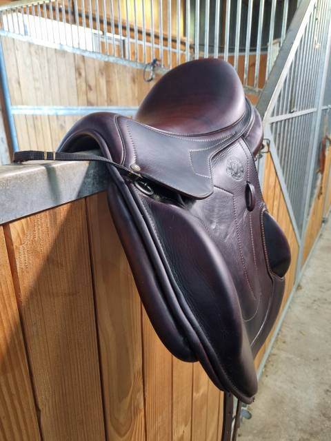 Selle Antar&egrave;s mono quartier  17 pouces