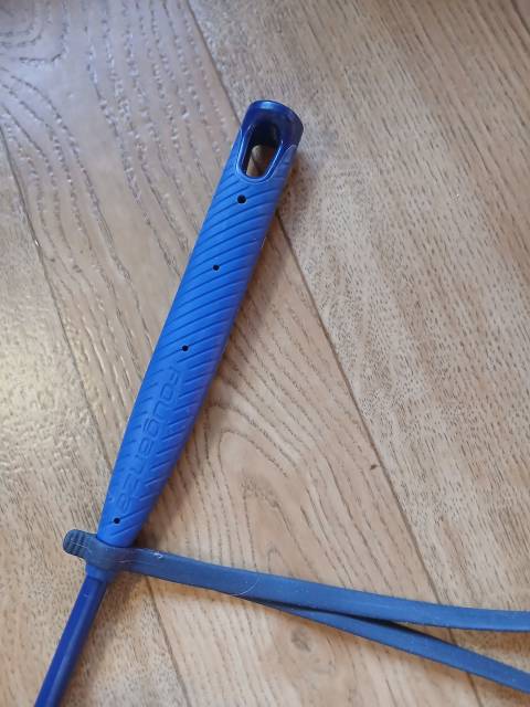 Cravache bleu fouganza
