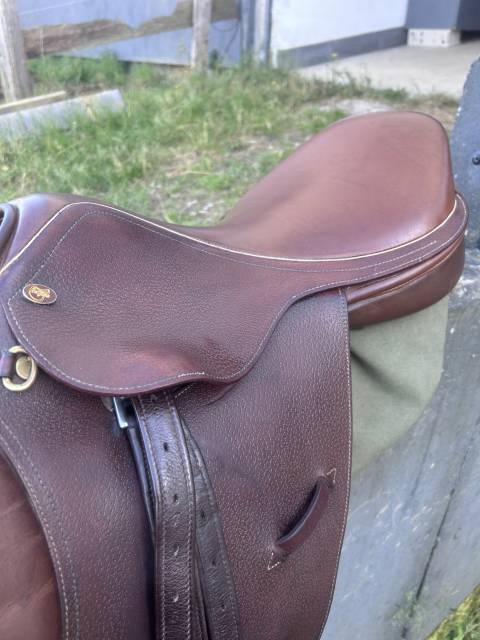 Selle &Eacute;ric Thomas Oxer   Taille : 17,5  