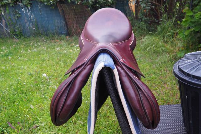 Selle mixte 17,5 pouces achet&eacute;e en 2025