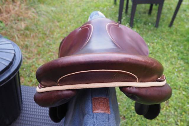 Selle mixte 17,5 pouces achet&eacute;e en 2025
