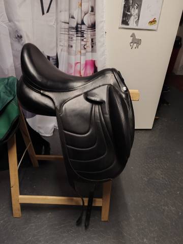 Selle dressage 18"