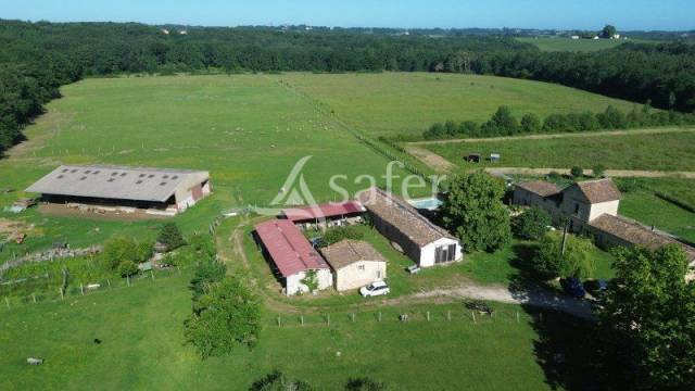 Proche dordogne: propriété complète de 18 hectares, au calme