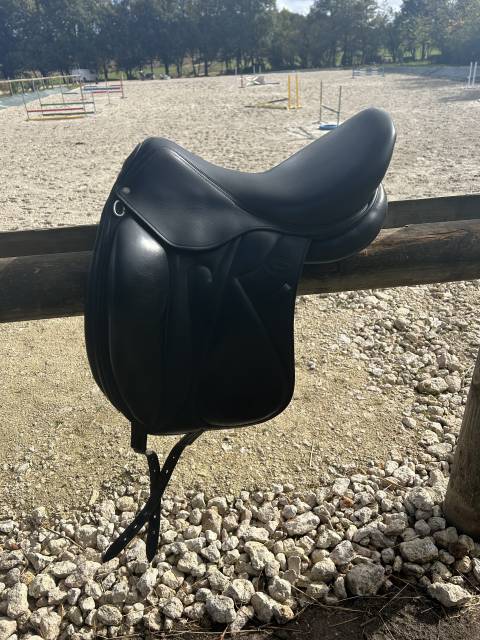 Selle de dressage