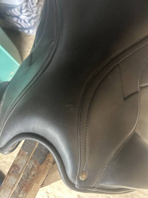 Selle dressage antares signatures 17,5 noir 