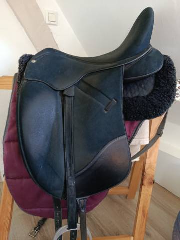 Selle de dressage Wintec Isabelle Werth CAIR. 43 cm - 17''