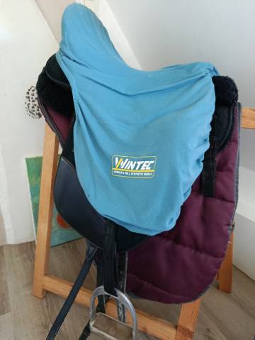 Selle de dressage Wintec Isabelle Werth CAIR. 43 cm - 17''