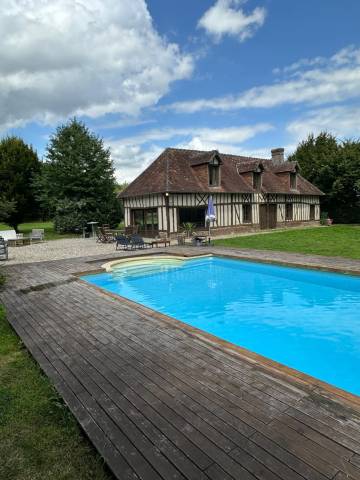Propriété avec 2 maisons écuries  piscine 7,5 hectares