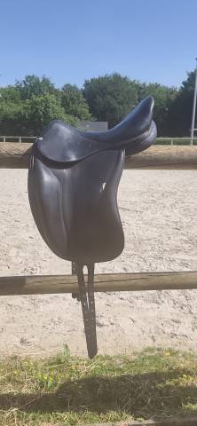 Selle de dressage Bellincourt 17,5