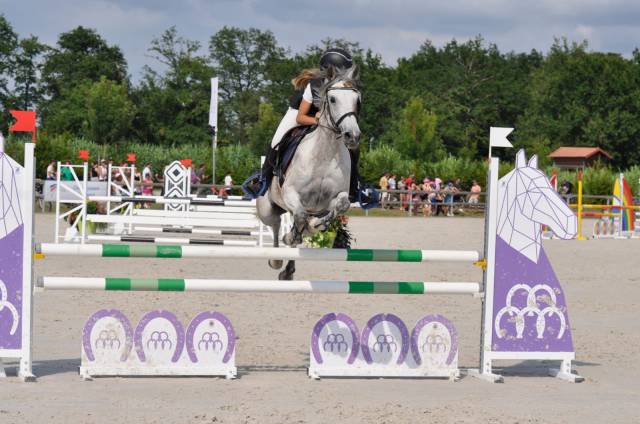 Ponette dsa de 13 ans 