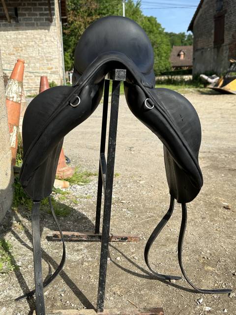 Selle de dressage Forestier 17.5